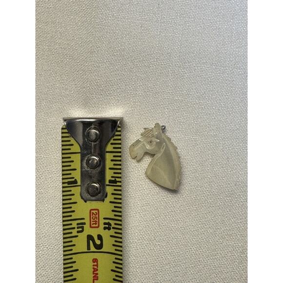 Vtg Carved Mother of Pearl HORSE BROOCH Shell MOP Equestrian - Made In taiwan - Picture 1 of 3